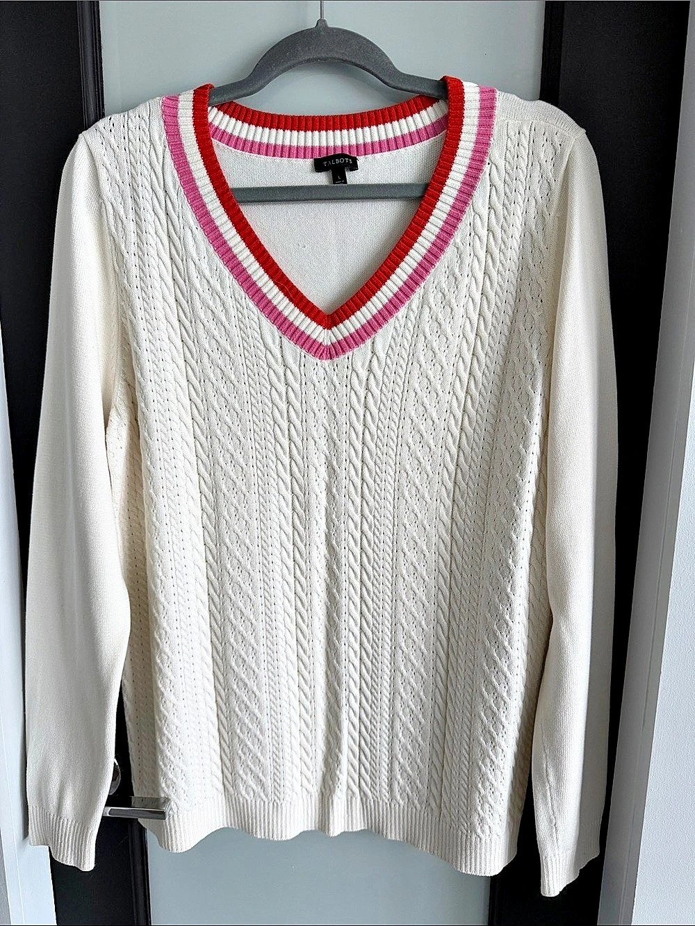 Talbots V-Neck Cable Knit Sweater in White & Pink Size Large LikeNew
